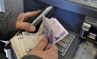 Gobierno anuncia que paga sueldos sin apoyo de Naci&oacute;n