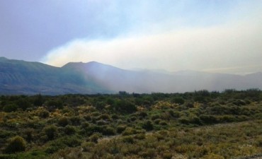 Incendio de campos cerca de Lago Posadas 