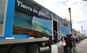 Cami&oacute;n sensorial sale a promocionar la Fiesta Nacional del Lago 