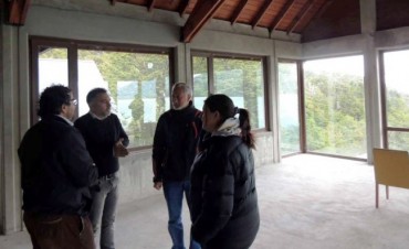 Recorrida de obra en el nuevo snack frente al Glaciar