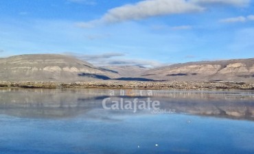 Ba&ntilde;arse en el lago est&aacute; prohibido, pero no se cumple y hay peligro 