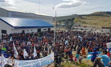 Los mineros resisten a los despidos 