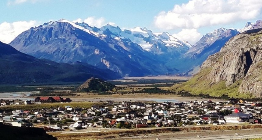 El Chalt&eacute;n. Gestiones para mejorar el proyecto del Polideportivo