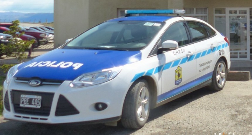 Denuncia que le apunt&oacute; con un arma y dispar&oacute; contra su auto