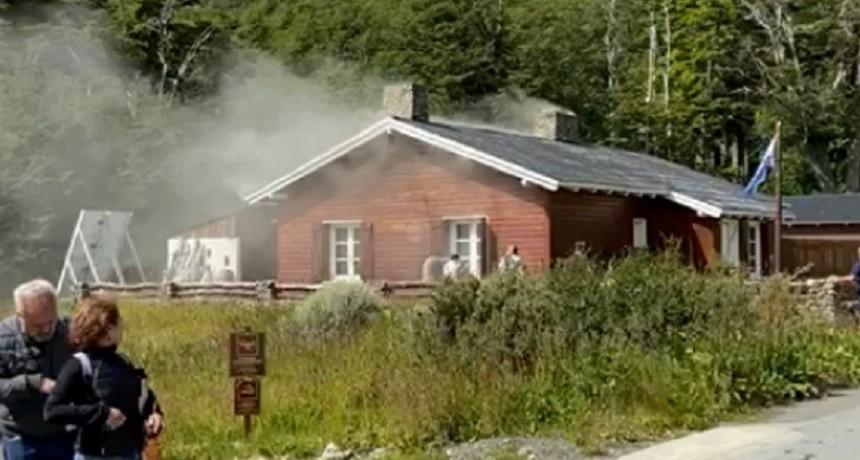 Incendio frente al Glaciar Perito Moreno