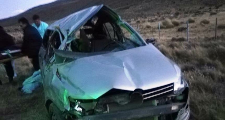 Cuatro heridos en un vuelco en ruta 11