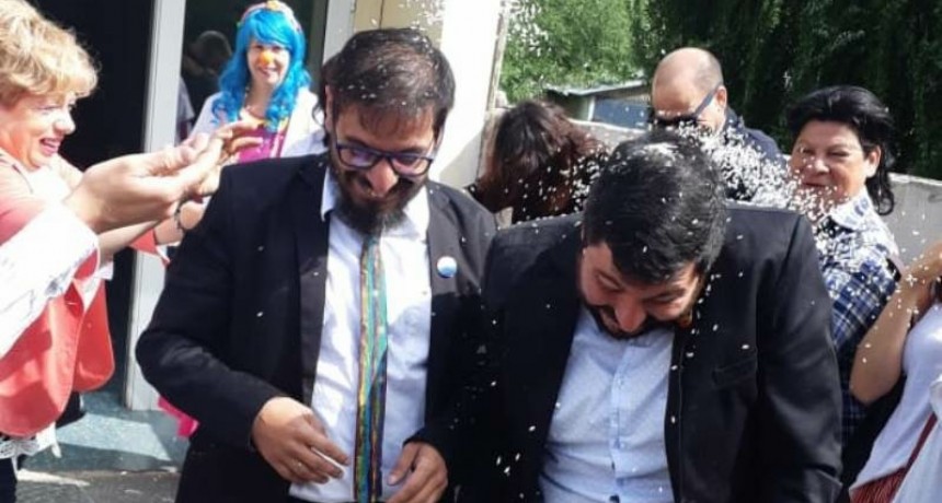 Un Payam&eacute;dico y un Psic&oacute;logo Social celebraron el primer casamiento Igualitario de 2020