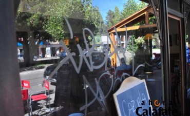 Pagaron los que pintaron las vidrieras de El Calafate