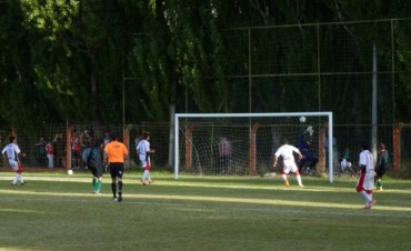 Argentinos del Sur empat&oacute; en la agon&iacute;a del partido