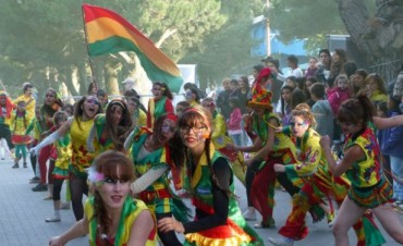 M&aacute;s de 500 murgueros en el cierre de la Fiesta del Lago