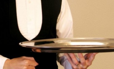 Capacitaci&oacute;n para mozos y camareras nivel avanzado