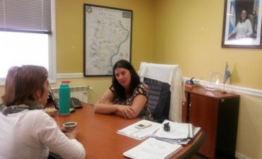 Laura Santiago recibi&oacute; a la Directora de El Chalt&eacute;n