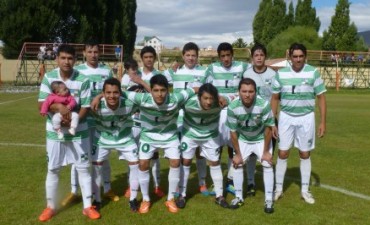 Argentinos del Sur tiene que ganar y esperar