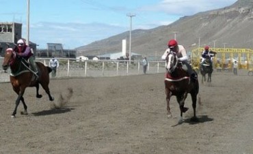 Carreras H&iacute;picas en la 5ta Fiesta Nacional del Lago