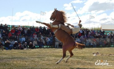 La 5ta Fiesta Nacional del Lago sigue con Doma, Carreras H&iacute;picas y MTB.