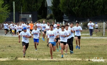 Pascale Tailleu y Fabi&aacute;n Correa los ganadores del Cross Running del Lago