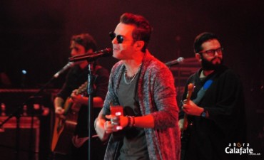 Axel: Amor y mensajes positivos en la Fiesta del Lago