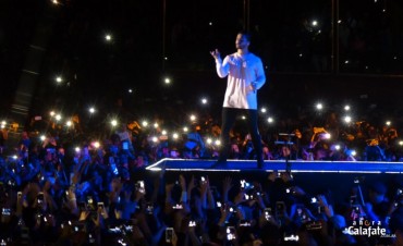 Maluma llen&oacute; al Anfiteatro del Bosque