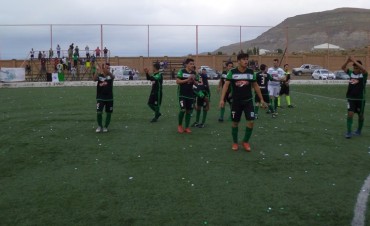 Argentinos del Sur en un minuto lo dio vuelta y lo gan&oacute;