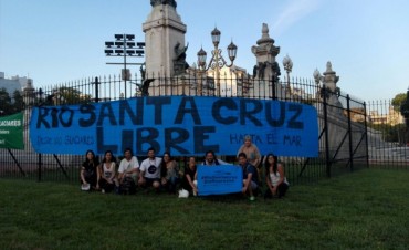 Santacruce&ntilde;os presentes en apoyo a la Bicicleteada en defensa de los Glaciares.