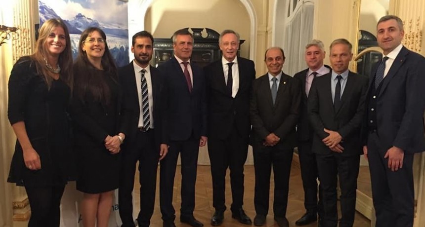 La gira promocional por Europa culmin&oacute; en Par&iacute;s
