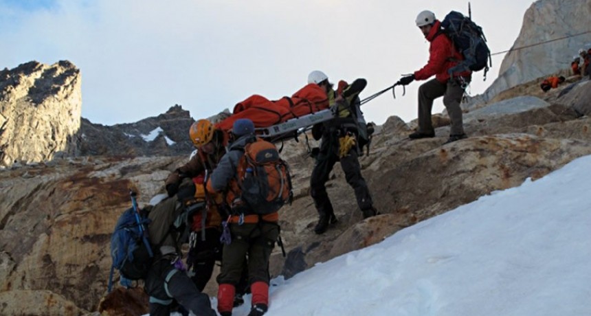 El dificil&iacute;simo rescate del escalador japon&eacute;s