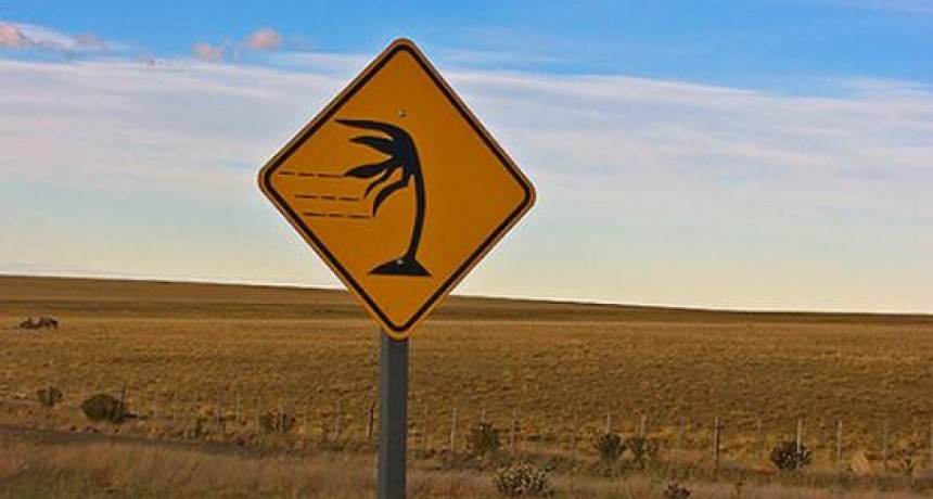 Alertan sobre fuertes vientos