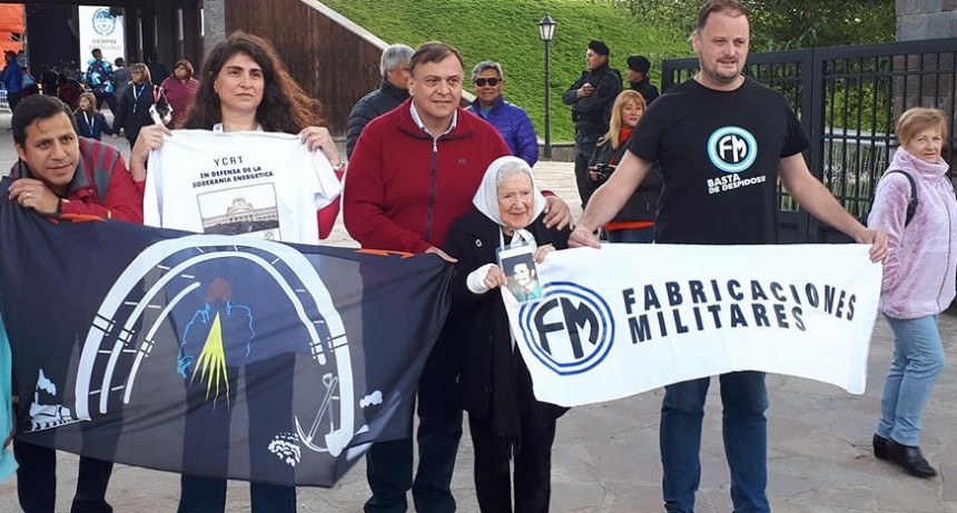Madre de Plaza de Mayo lleg&oacute; a la Fiesta del Lago con un reclamo