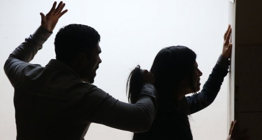 Golpe&oacute; a su pareja y luego amenaz&oacute; con matarse
