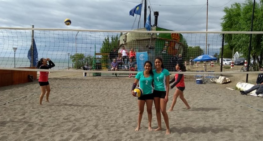 Santa Cruz tiene sus representantes de V&oacute;ley y Handball para los Juegos Nacionales de Playa