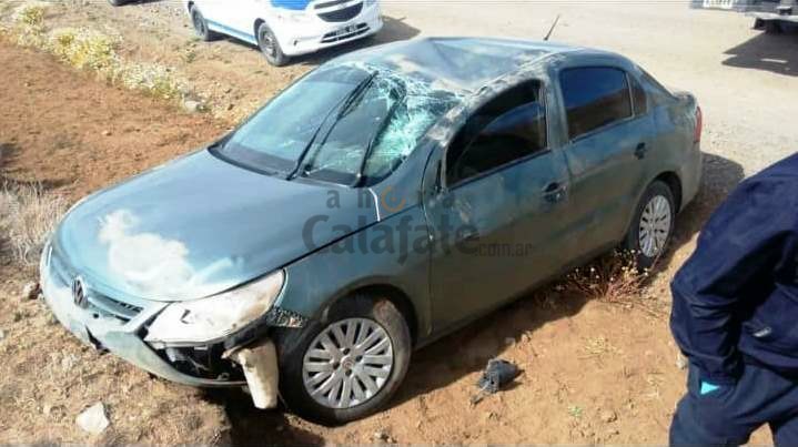 Le robaron el auto recién comprado y se lo volcaron