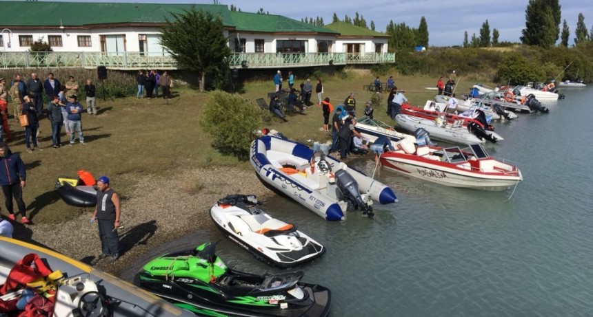 Se realiza un Raid N&aacute;utico del Lago distinto