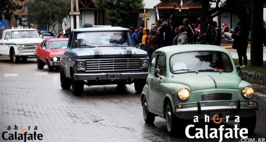 El Desfile de Autos Antiguos en la Fiesta del Lago