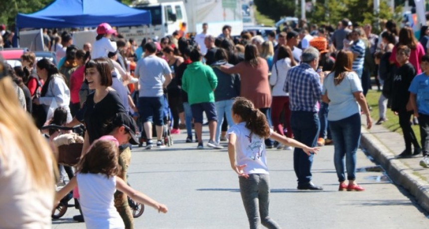 La Peatonal se llen&oacute; de gente en un d&iacute;a ideal