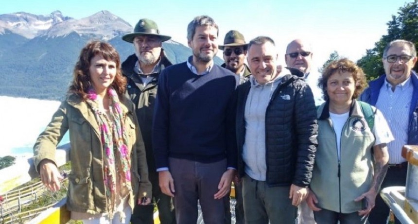 Lammens prometi&oacute; trabajar en mejorar la conectividad a El Calafate 