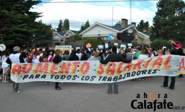 Docentes marcharon y esperan negociaciones del viernes