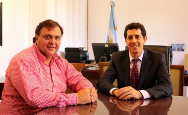 Belloni se re&uacute;ne con funcionarios nacionales.