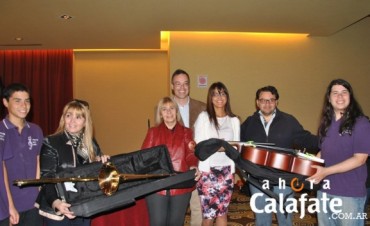 Orquesta recibi&oacute; mas de 50 instrumentos
