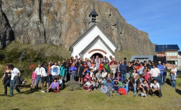 Manifestaci&oacute;n frente a la Capilla de los Escaladores
