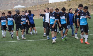 En el f&uacute;tbol de El Calafate ganaron los tres punteros