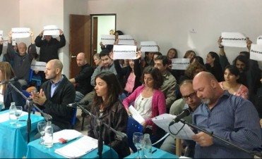 El Chalt&eacute;n: Reacci&oacute;n de padres contra declaraciones de la Concejal Canchi