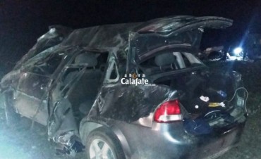 Vecinos de El Calafate mueren en vuelco cerca de El Chalt&eacute;n