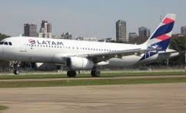 Un avi&oacute;n que ven&iacute;a a El Calafate debi&oacute; aterrizar de urgencia