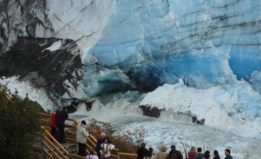 COMENZ&Oacute; LA RUPTURA DEL GLACIAR MORENO