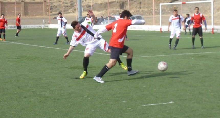 El f&uacute;tbol puso Primera