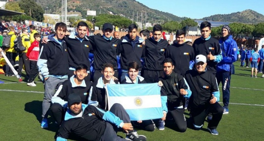 Jugadores de El Calafate juegan la Copa Santa en Barcelona