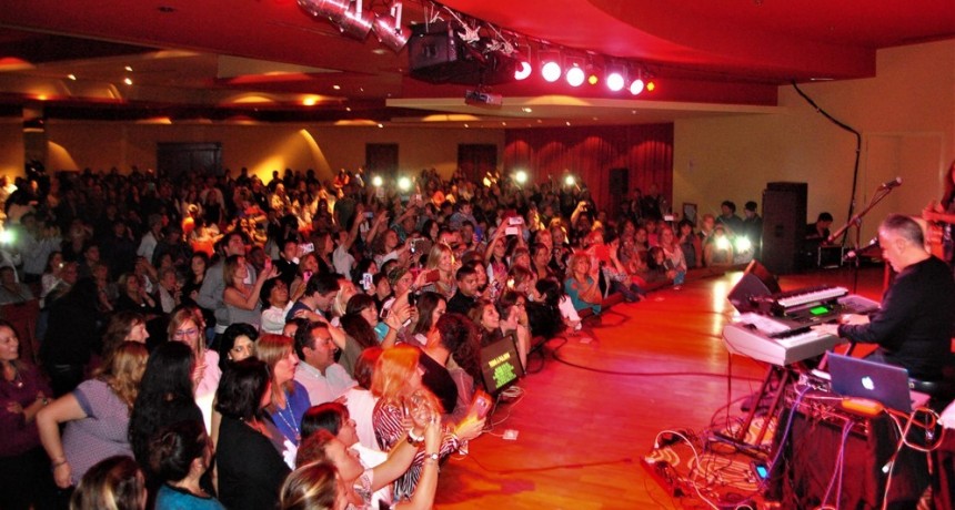 Lerner anunci&oacute; su gira nacional desde El Calafate (VIDEO)