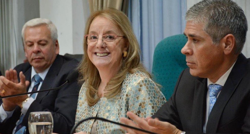 Alicia Kirchner destac&oacute; el equilibrio fiscal y dijo que se prioriza a la gente