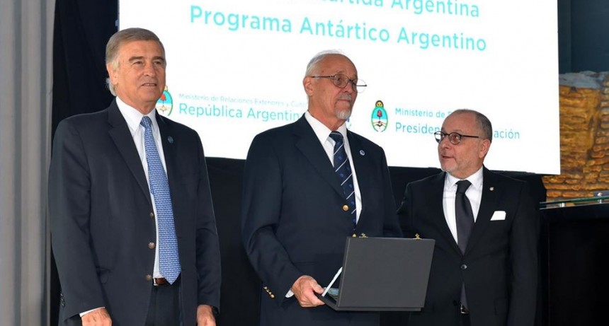 Pedro Skvarca recibi&oacute; reconocimiento del Gobierno Nacional
