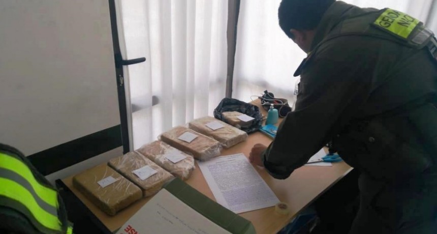 Allanaron la casa del joven que portaba cinco kilos de droga